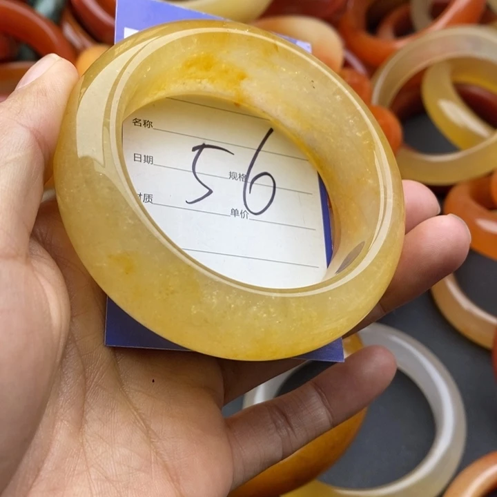 未镶嵌手镯石英质玉