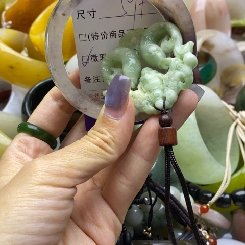 未镶嵌手镯石英质玉
