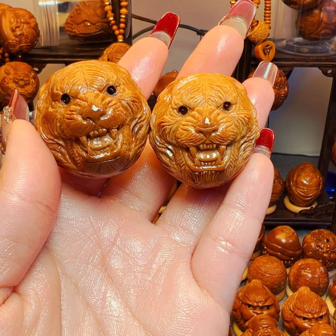 橄榄核手串/手链卍**卍虎头一对