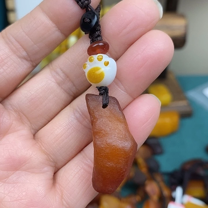 琥珀未镶嵌颈饰钥匙扣