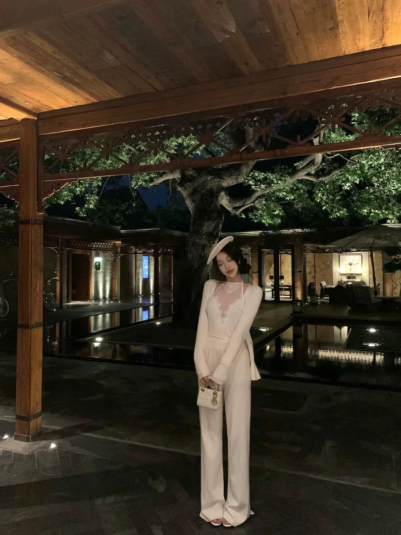2025秋季新款高级感纯欲性感网纱挂脖吊带+针织开衫+针织休闲裤女