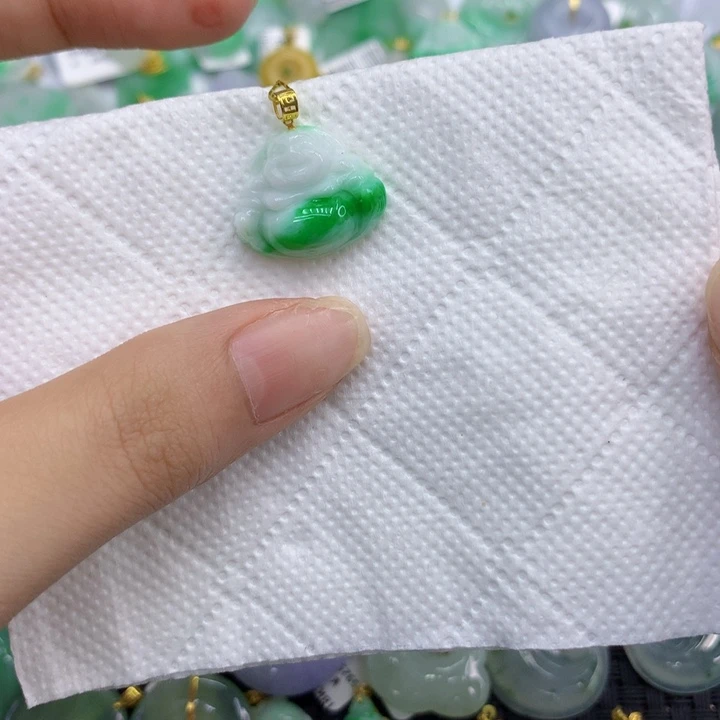 翡翠18K金镶嵌颈饰11111111111