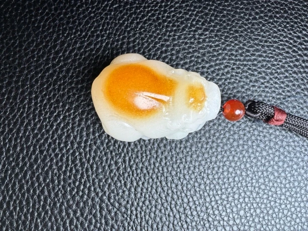 新疆和田玉貔貅小吊坠