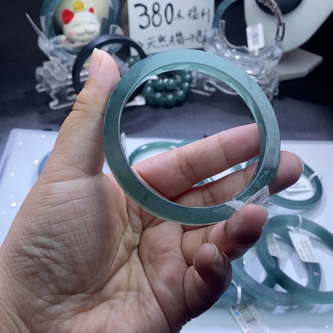 定制翡翠未镶嵌手镯冰胶蓝底方