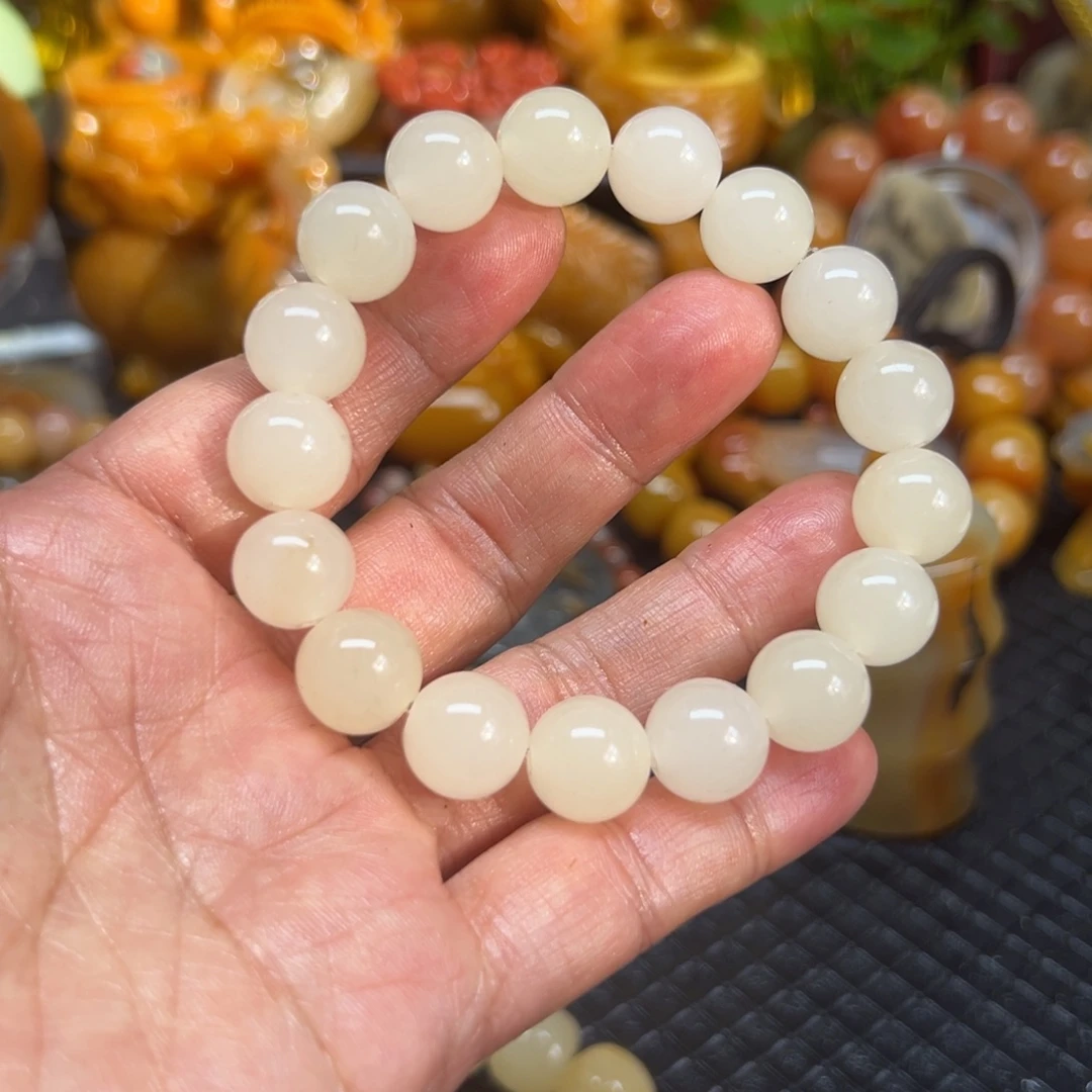 石英质玉未镶嵌颈饰