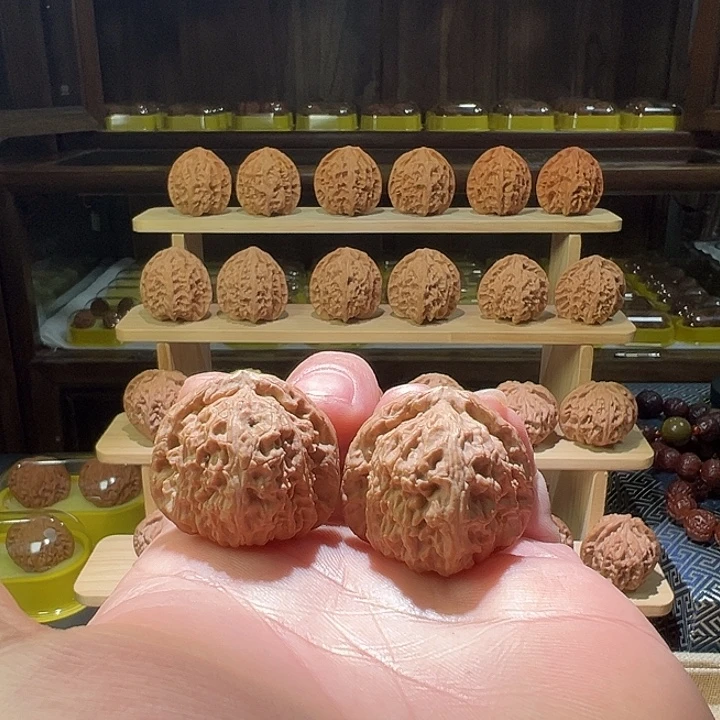 理***.文玩核桃把件白狮子头