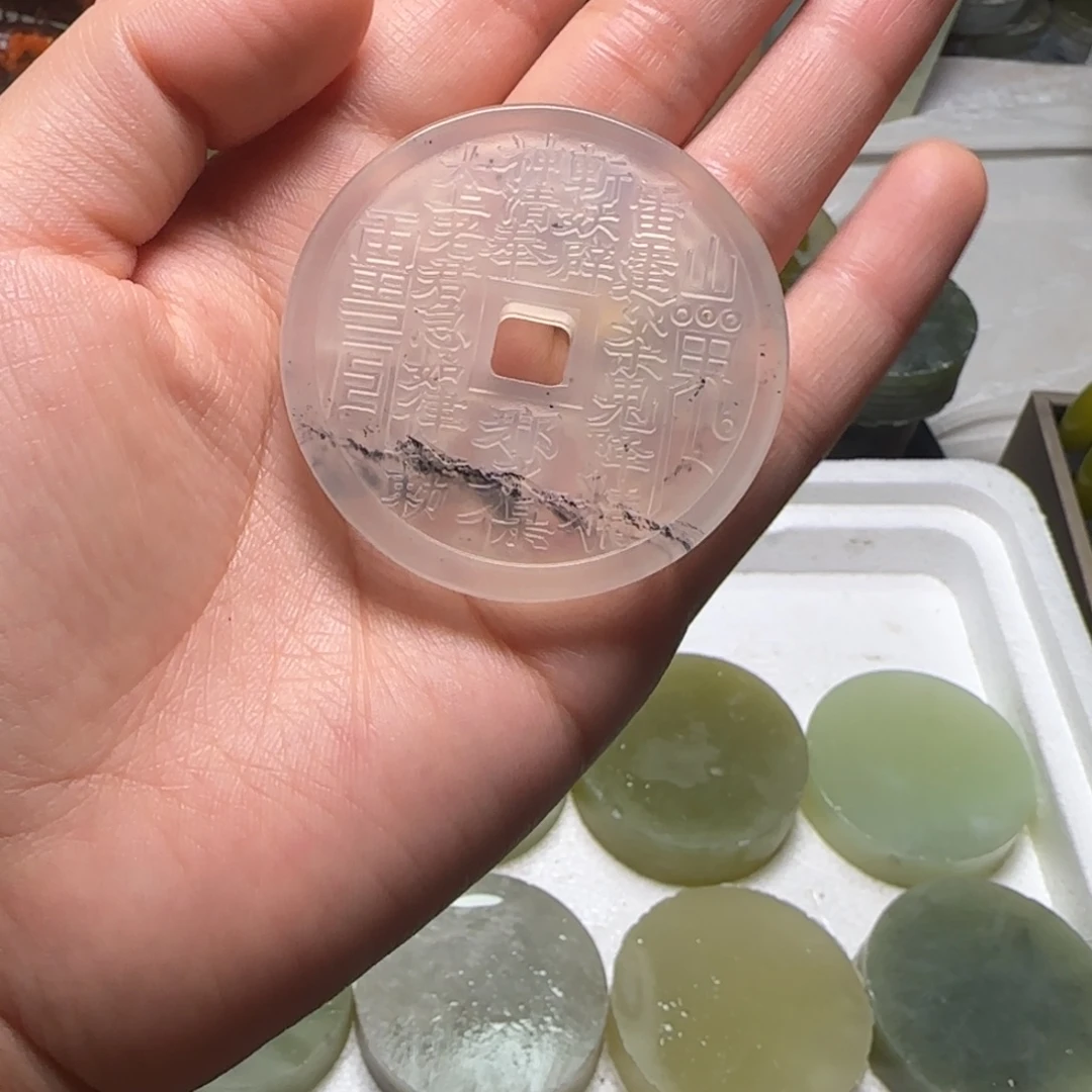 蛇纹石玉未镶嵌纯天然岫玉珠宝奇石