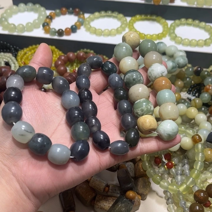 蛇纹石玉未镶嵌手链有瑕疵