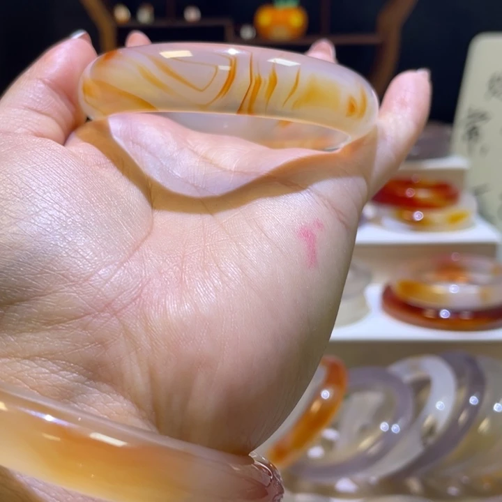 玛瑙/玉髓手镯未镶嵌