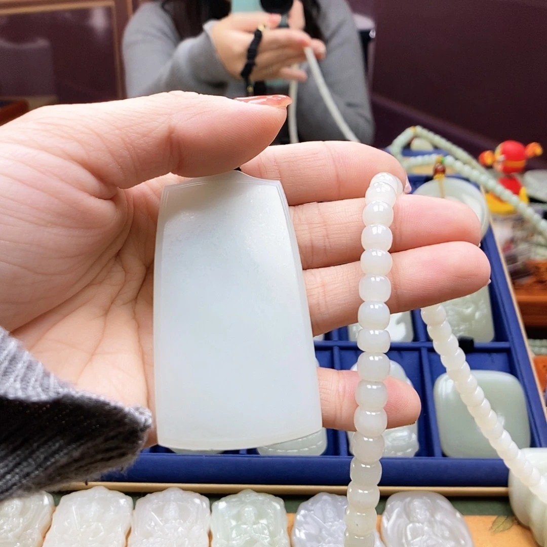 和田玉颈饰未镶嵌师***8