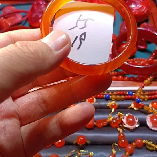 玛瑙/玉髓手镯未镶嵌