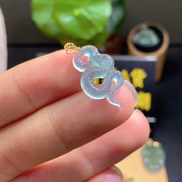 颈饰未镶嵌翡翠吊坠