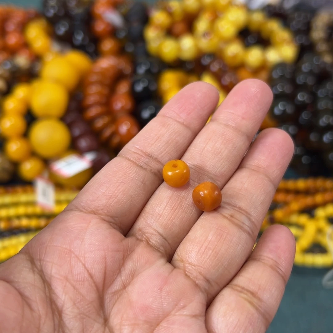 未镶嵌琥珀珠宝奇石214 发其中一个有伤