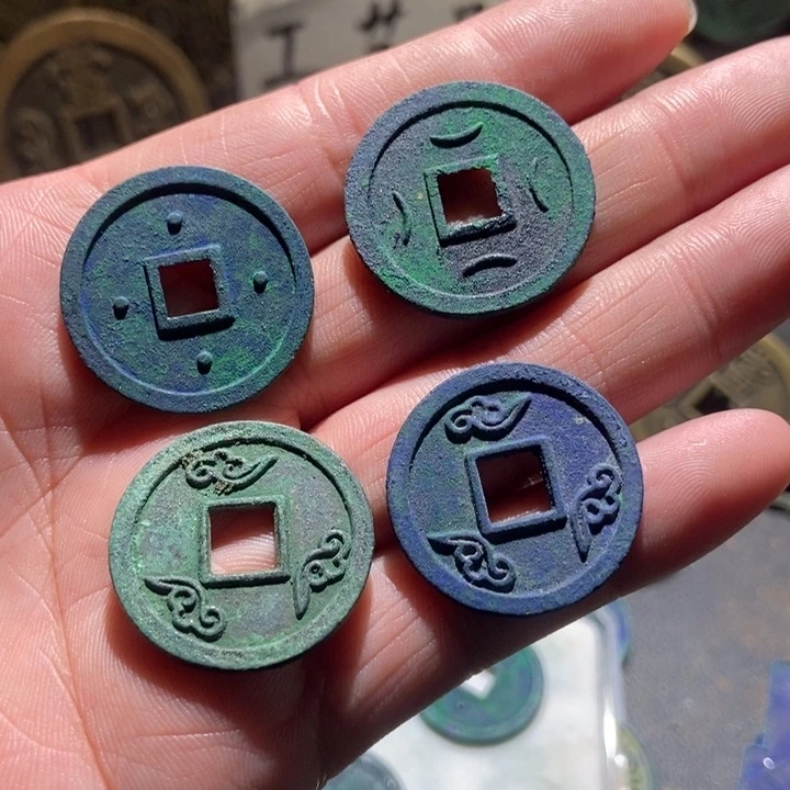 小***满铜现代工艺品仿制品