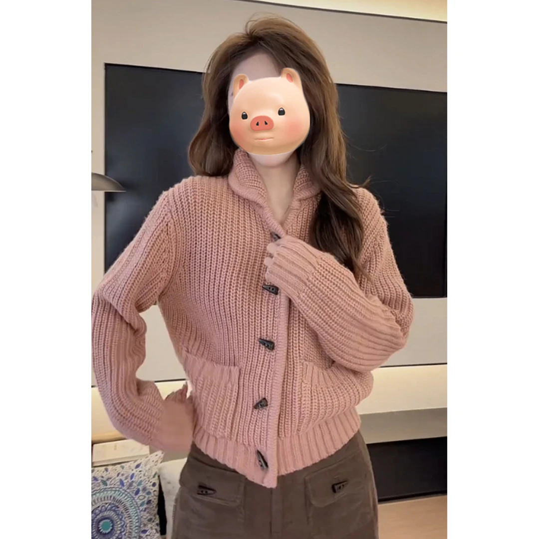 粉色牛角扣毛衣外套女2025新款秋冬季加厚慵懒风外搭针织开衫上衣