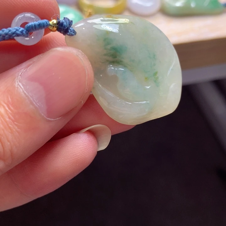 翡翠未镶嵌颈饰吊坠