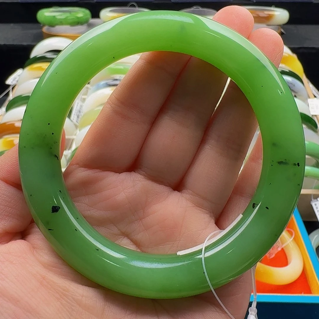 未镶嵌手镯和田玉60.1几乎无包容！高色节浓果绿！