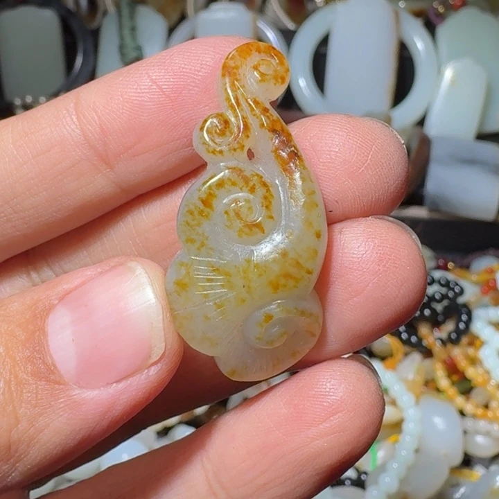 和田玉未镶嵌吊坠(不含链)