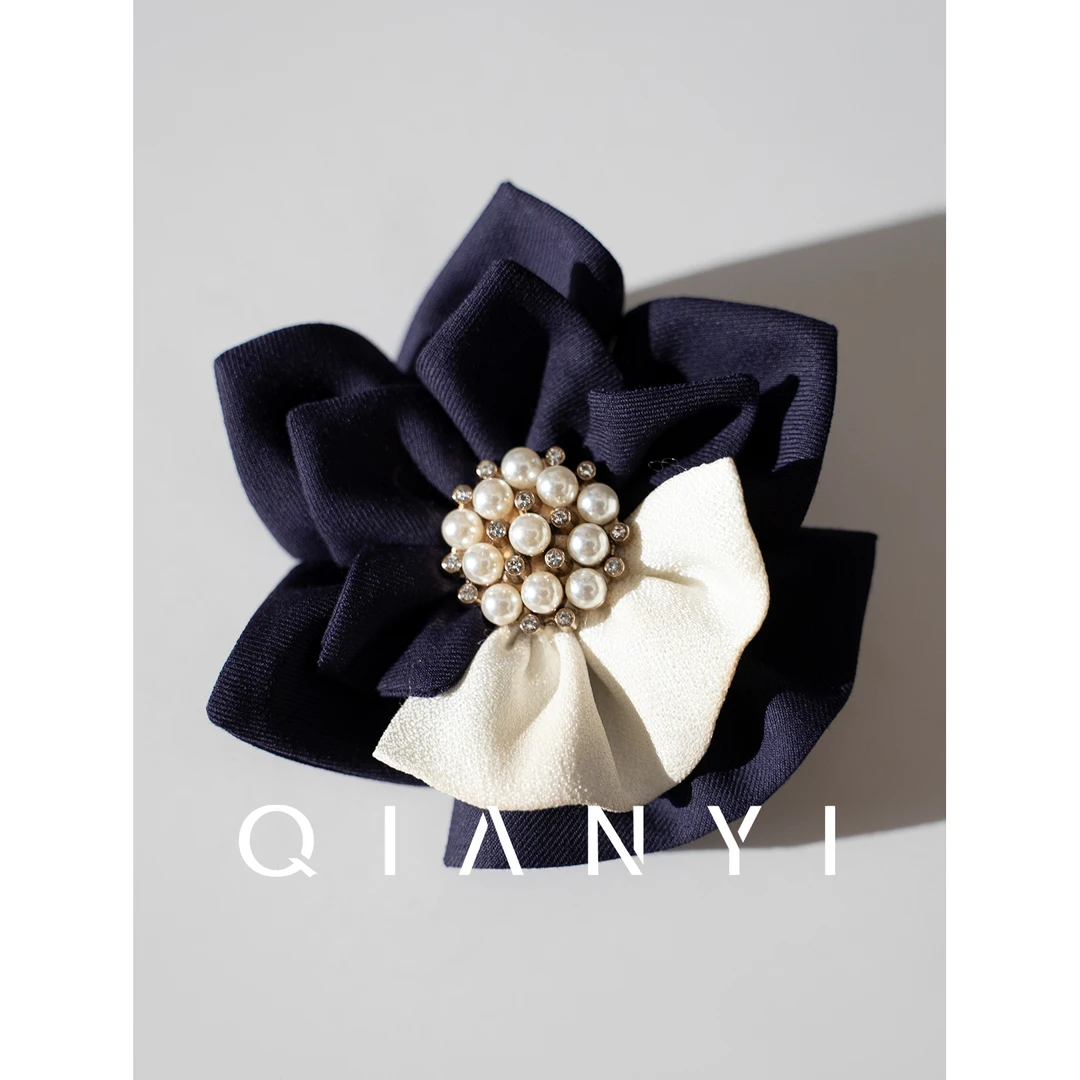 合金布艺胸针 新款气质单品胸针法式小众复古时尚轻奢胸花女