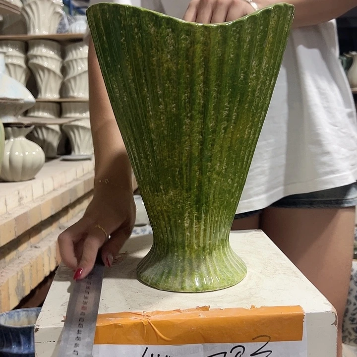 景德镇陶瓷花瓶微瑕介意勿拍
