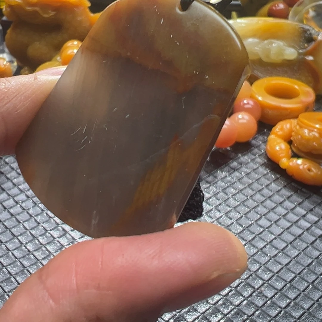 石英质玉未镶嵌颈饰