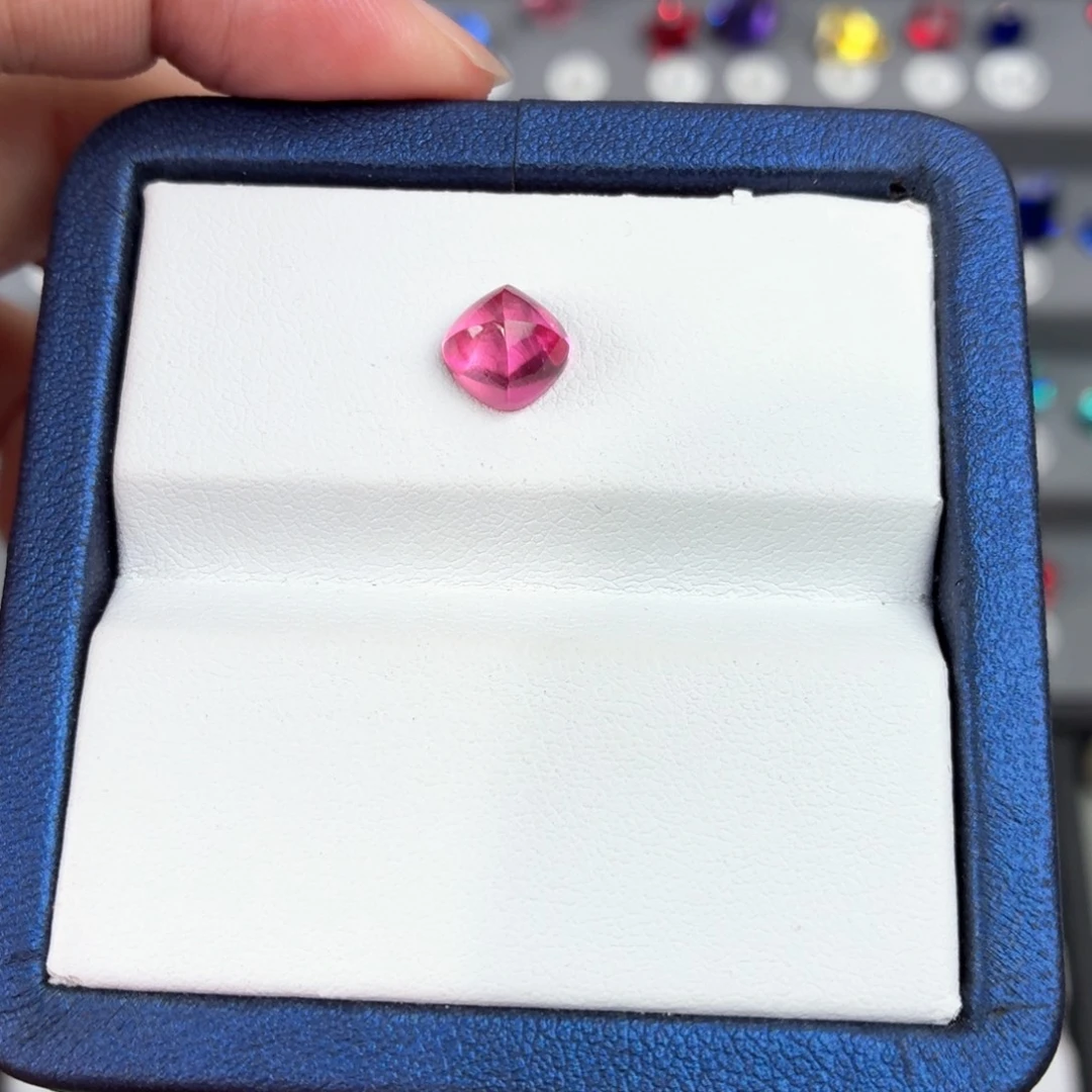 妤***书合成（培育）蓝宝石裸石2.76ct