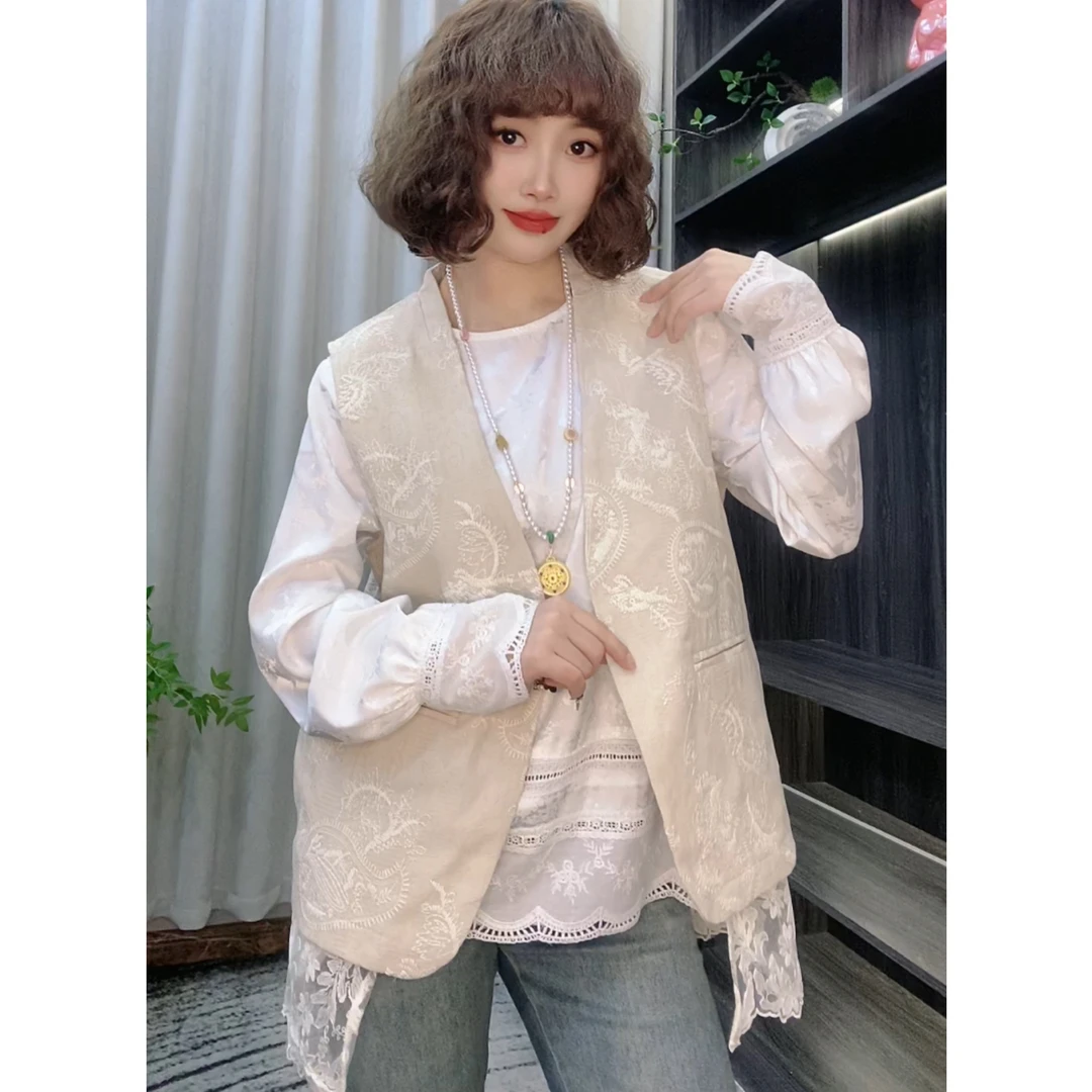 新款时尚v领蕾丝拼接重工刺绣马甲个性时尚百搭国风上衣