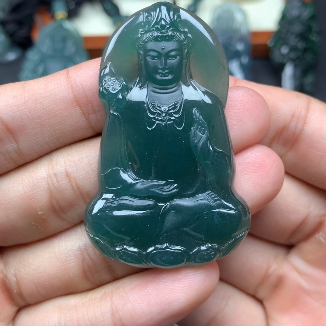 翡翠未镶嵌颈饰素衣