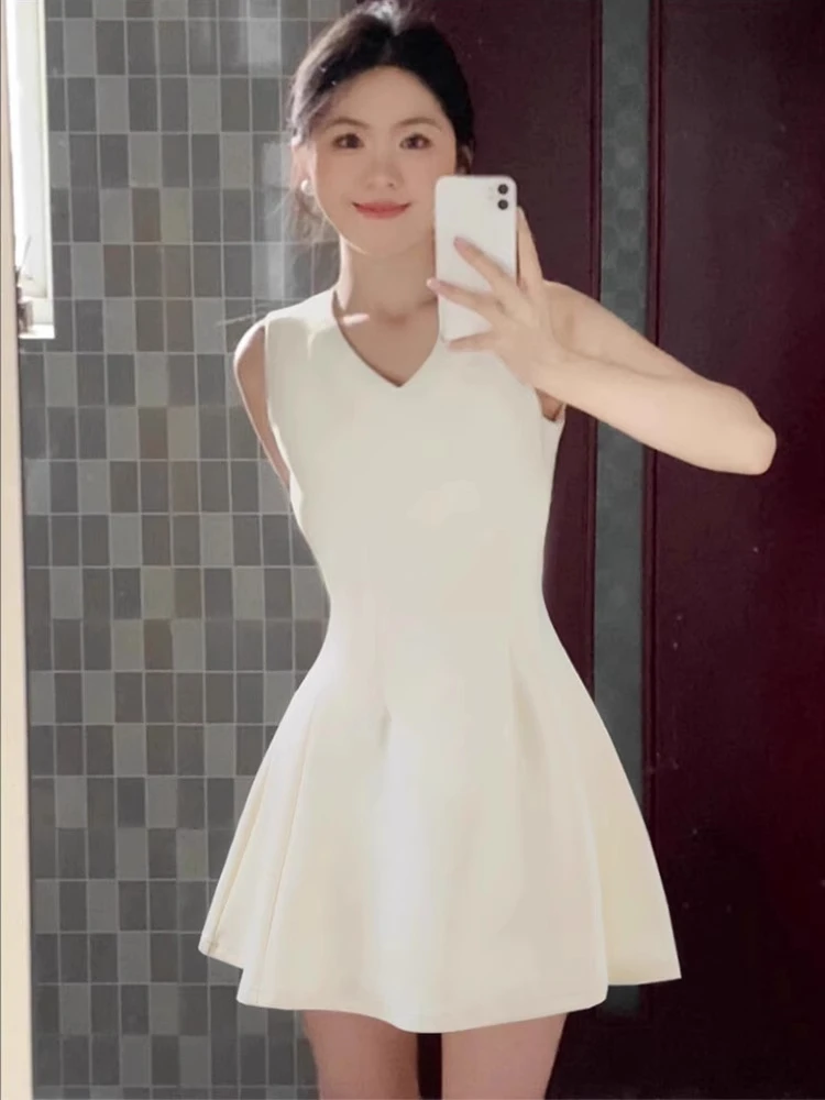 2731白色御姐风v领收腰a字裙短裙2025新款无袖设计感法式连衣裙子