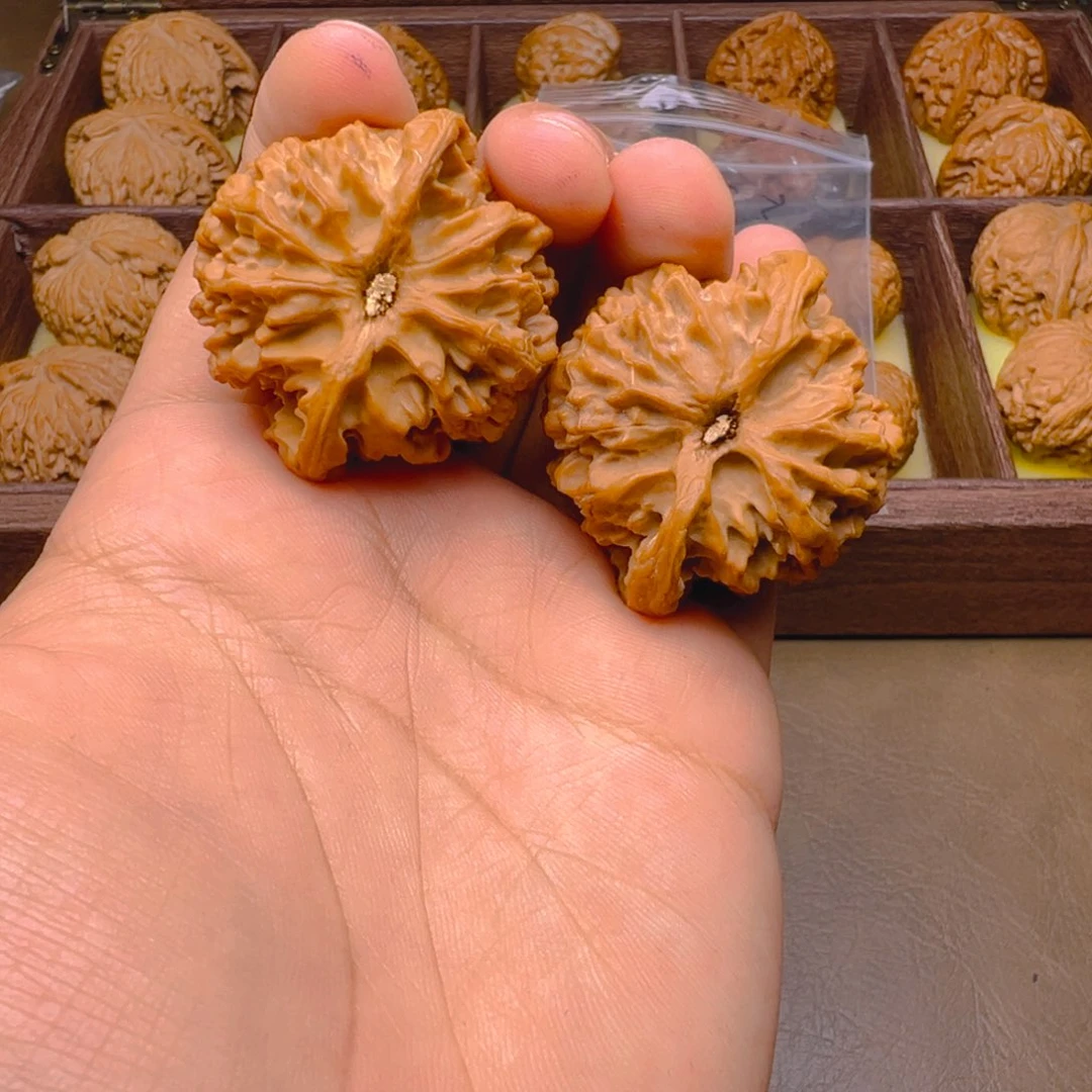 文玩核桃把件苹果园