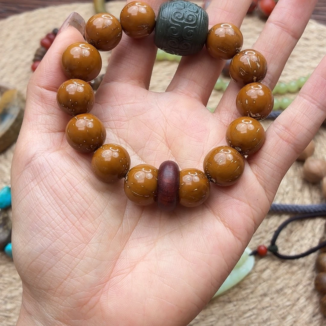 贪***人和田玉未镶嵌手链