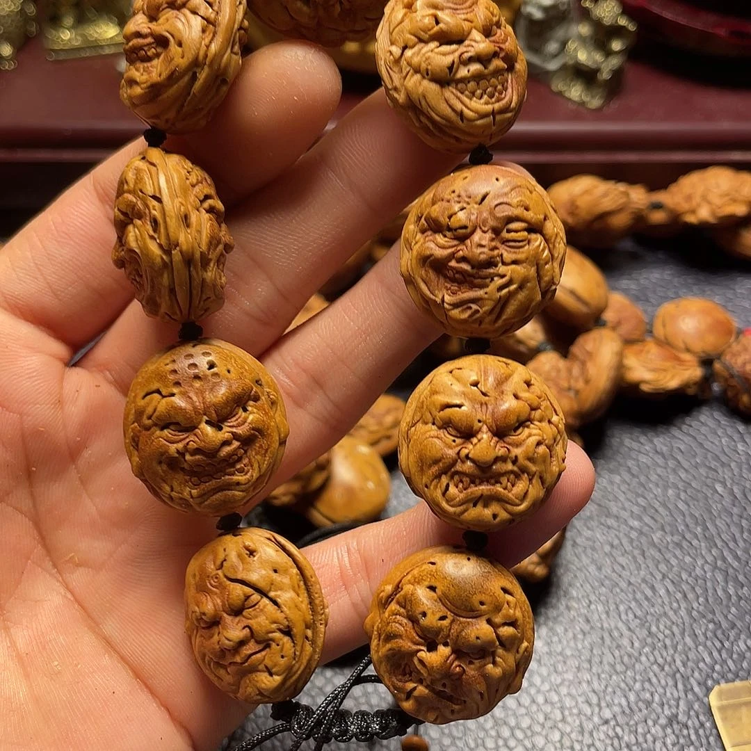 大桃核雕刻瑕疵恶僧