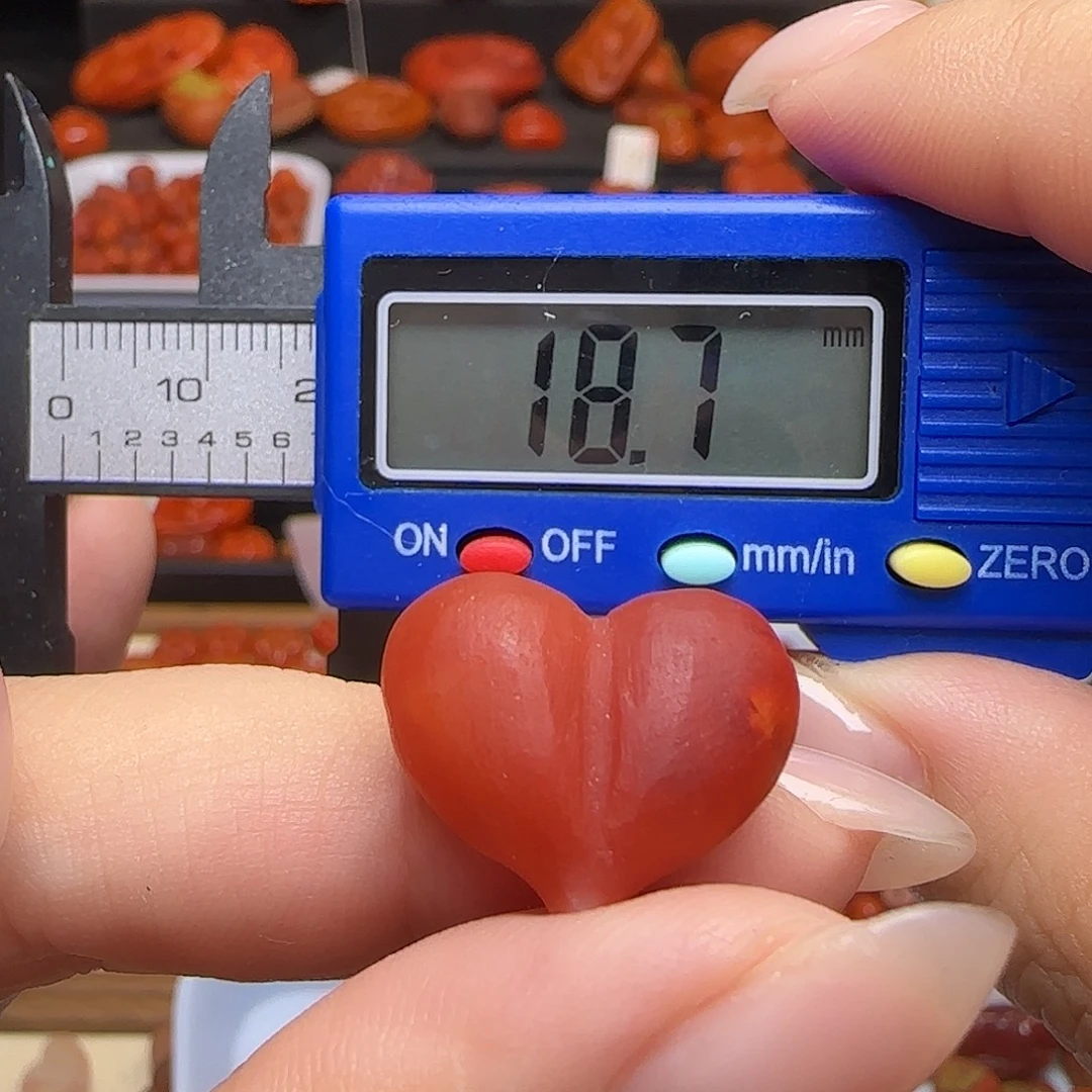 南红玛瑙未镶嵌颈饰