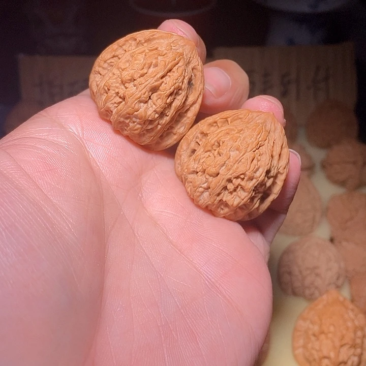 文玩核桃手把件密纹