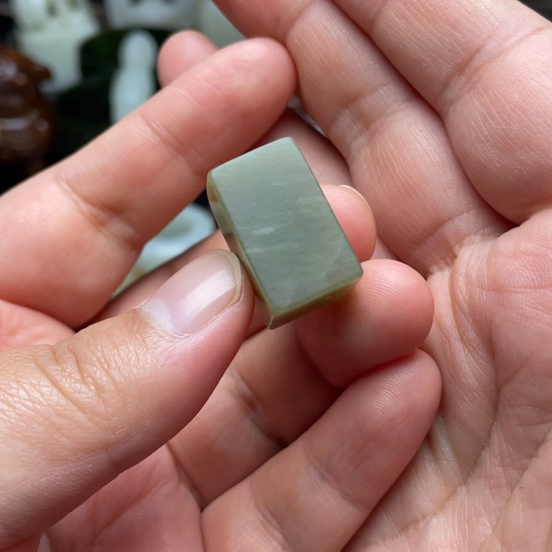 海***天和田玉未镶嵌颈饰