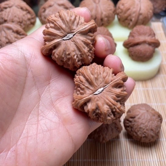 【闪购商品】吊坠文玩核桃白狮子……