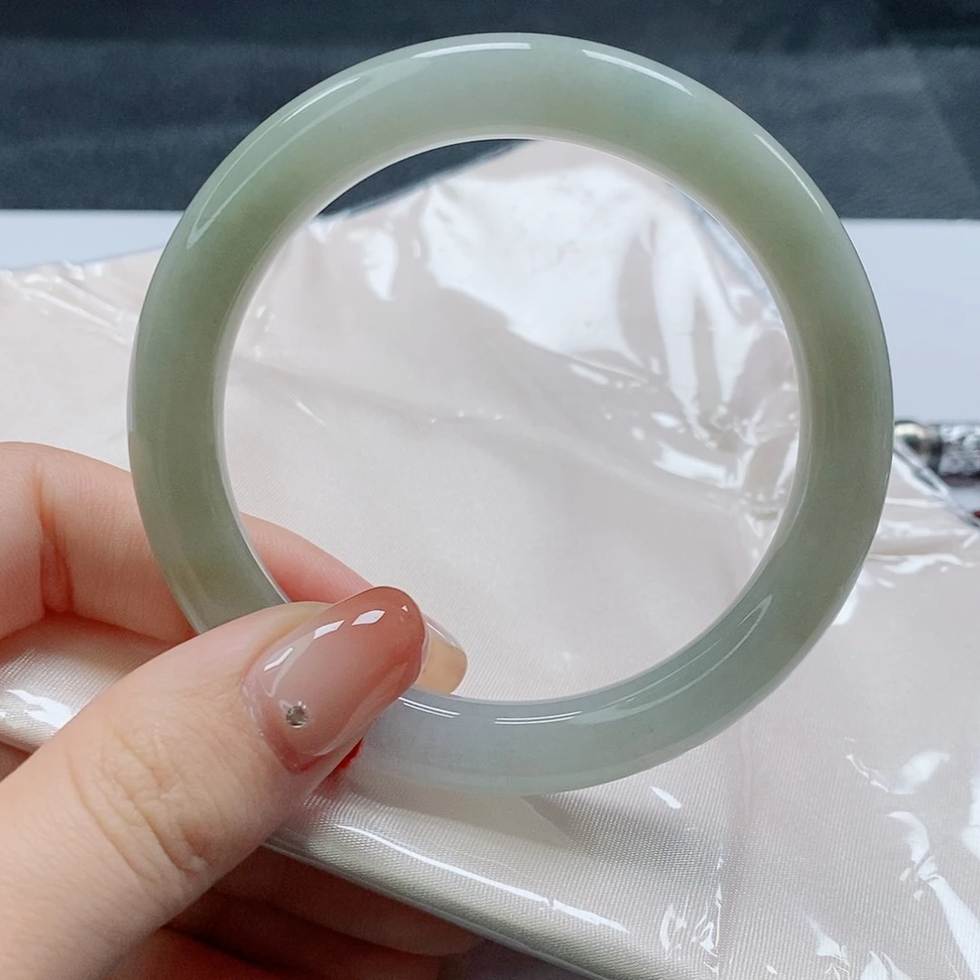 【闪购商品】未镶嵌手镯（圆镯）翡翠400号