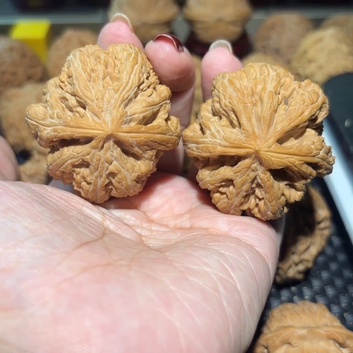 吊坠文玩核桃45大粗筋一对