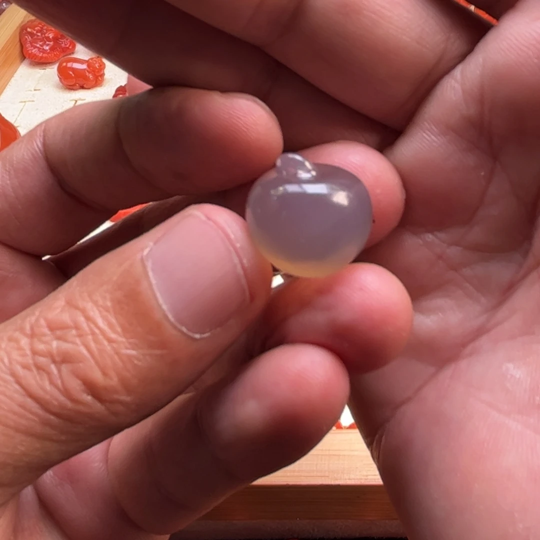 南红玛瑙未镶嵌挂件