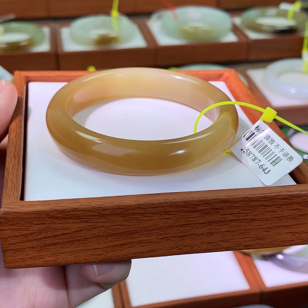 和田玉未镶嵌手镯54+