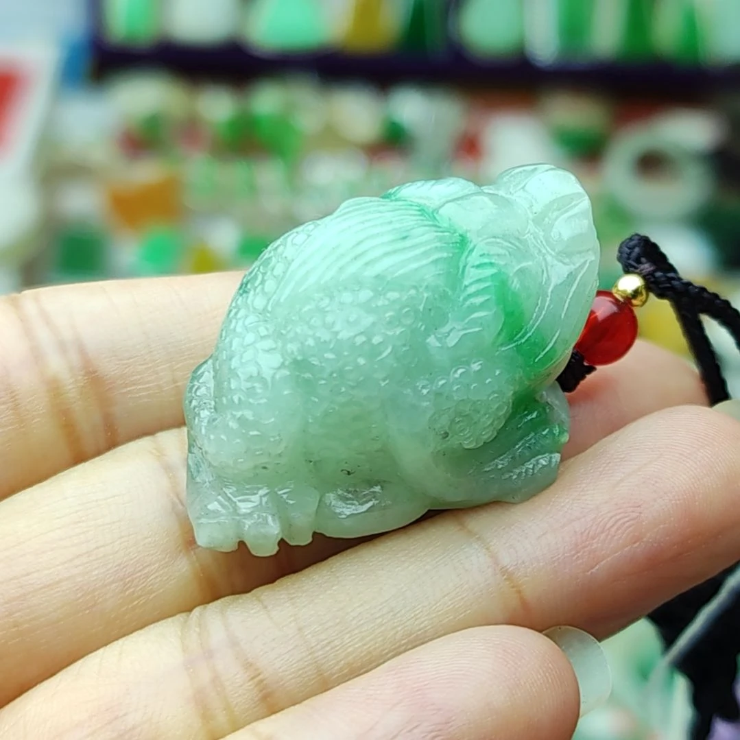 翡翠未镶嵌颈饰64