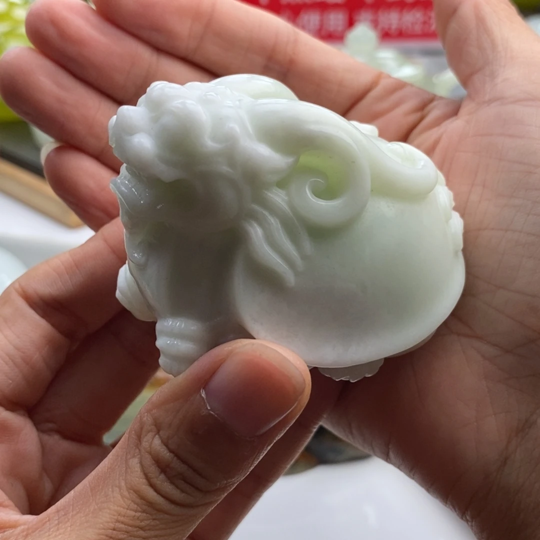 岫玉未镶嵌四大名玉摆件