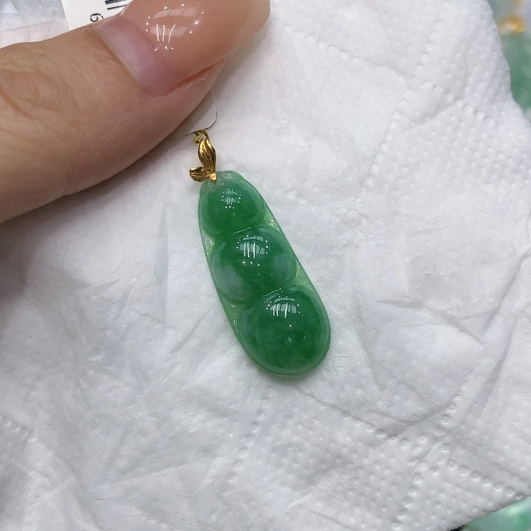 颈饰18K金镶嵌翡翠1111111111