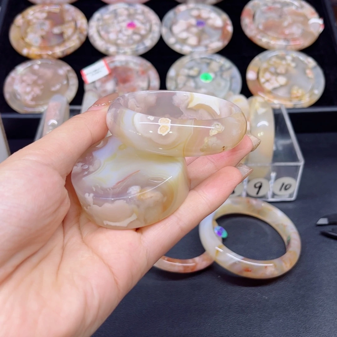 手镯玛瑙/玉髓未镶嵌50