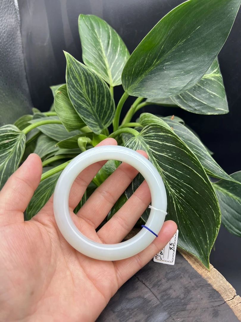 新疆和田玉金山白玉手镯58圈口