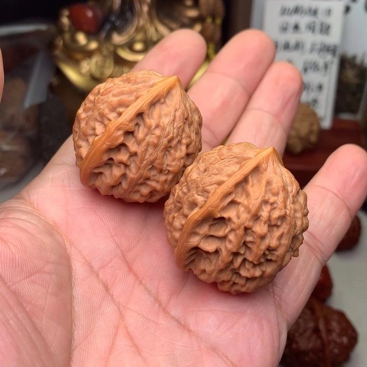 文玩核桃把件゛****了金牛