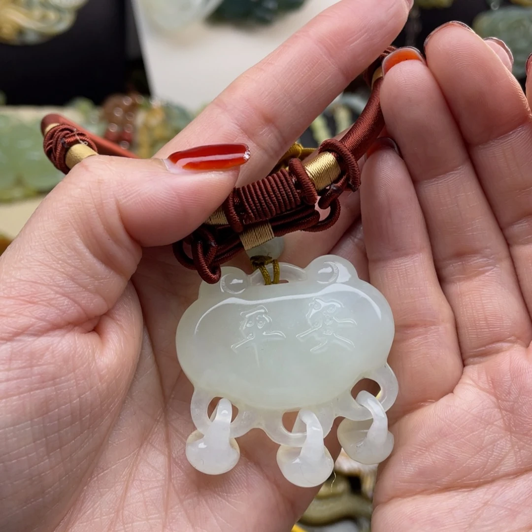 蛇纹石玉颈饰未镶嵌野***