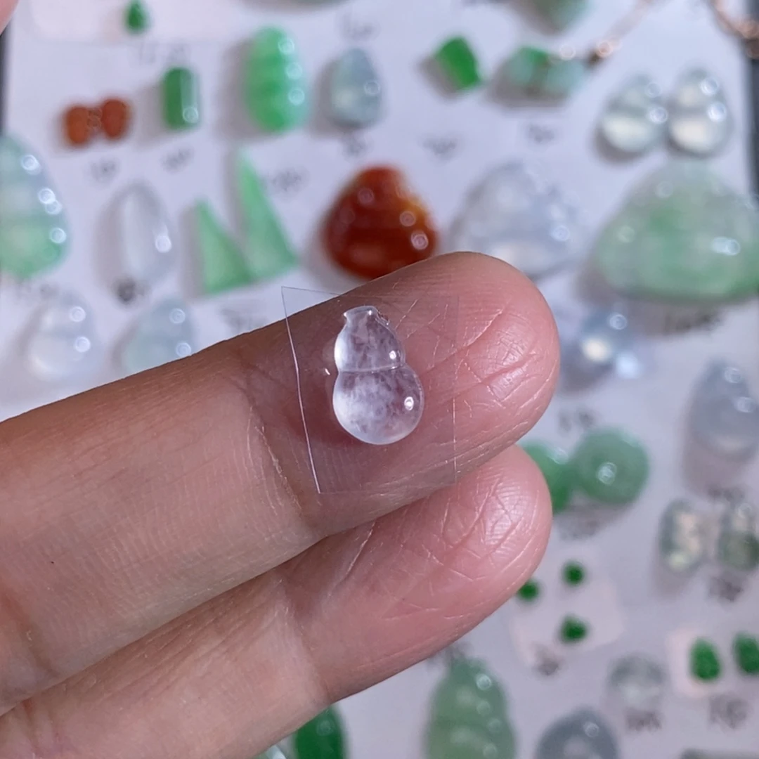 翡翠裸石冰种葫芦