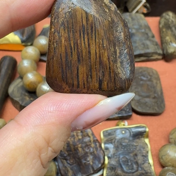 大叶紫檀（黑酸枝木类）