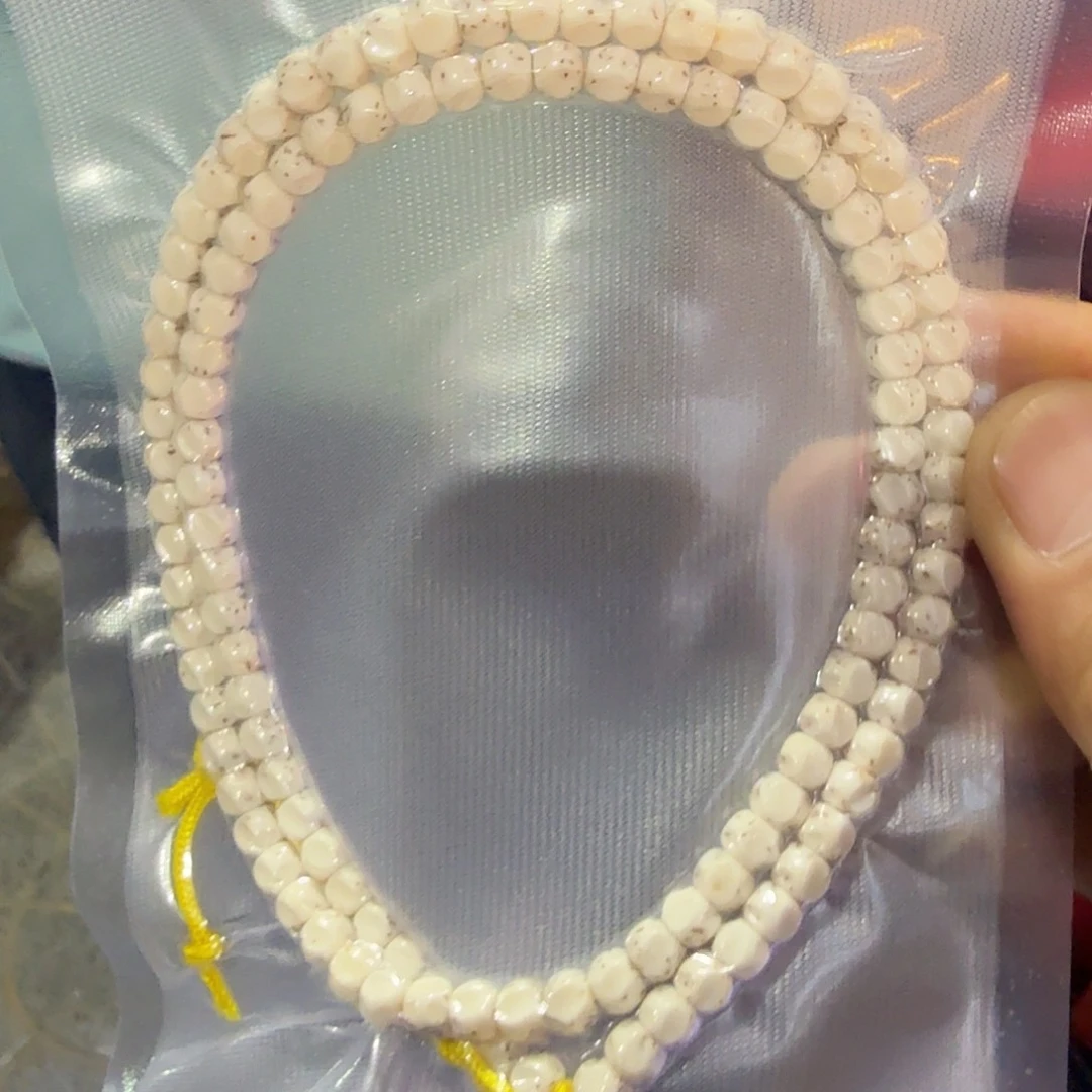 星月菩提吊坠货头65巧克力